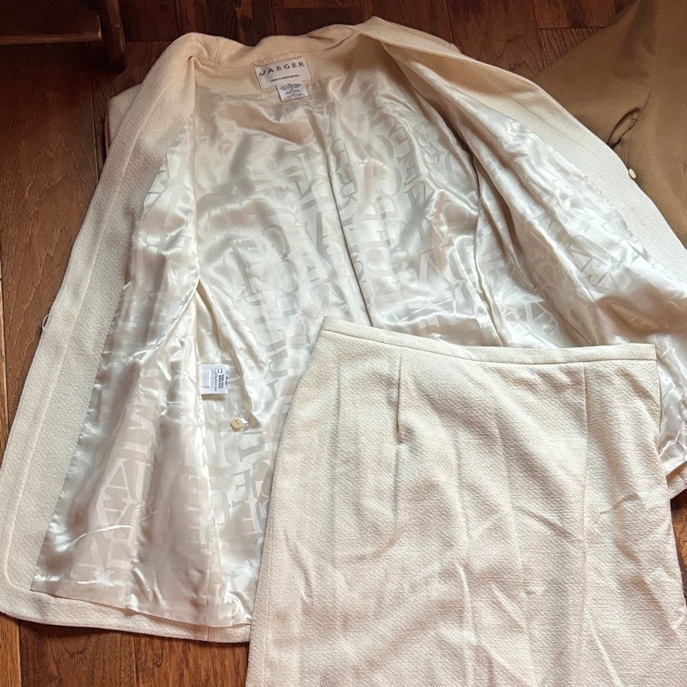 Jaeger Chic Cream Skirt and blazer and Tan Blazer Set - Picture 3 of 16